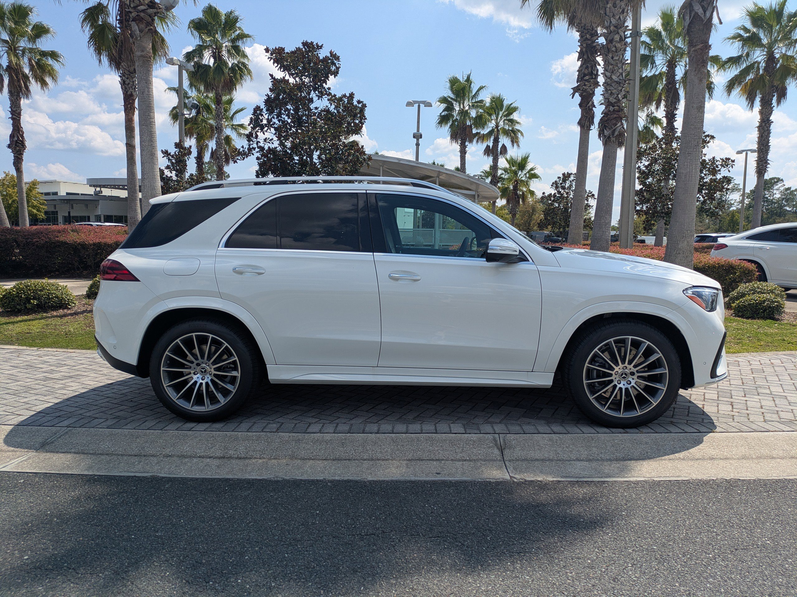 2026 Mercedes Benz GLE 350 photo 3