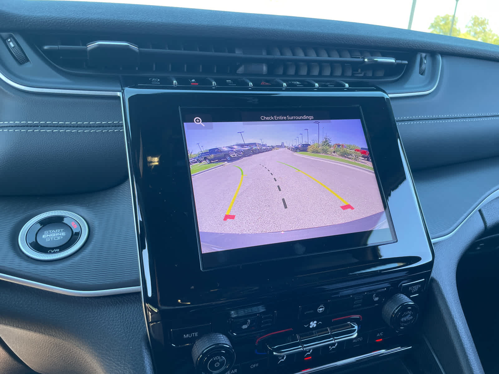 2025 Jeep Grand Cherokee Altitude photo 24