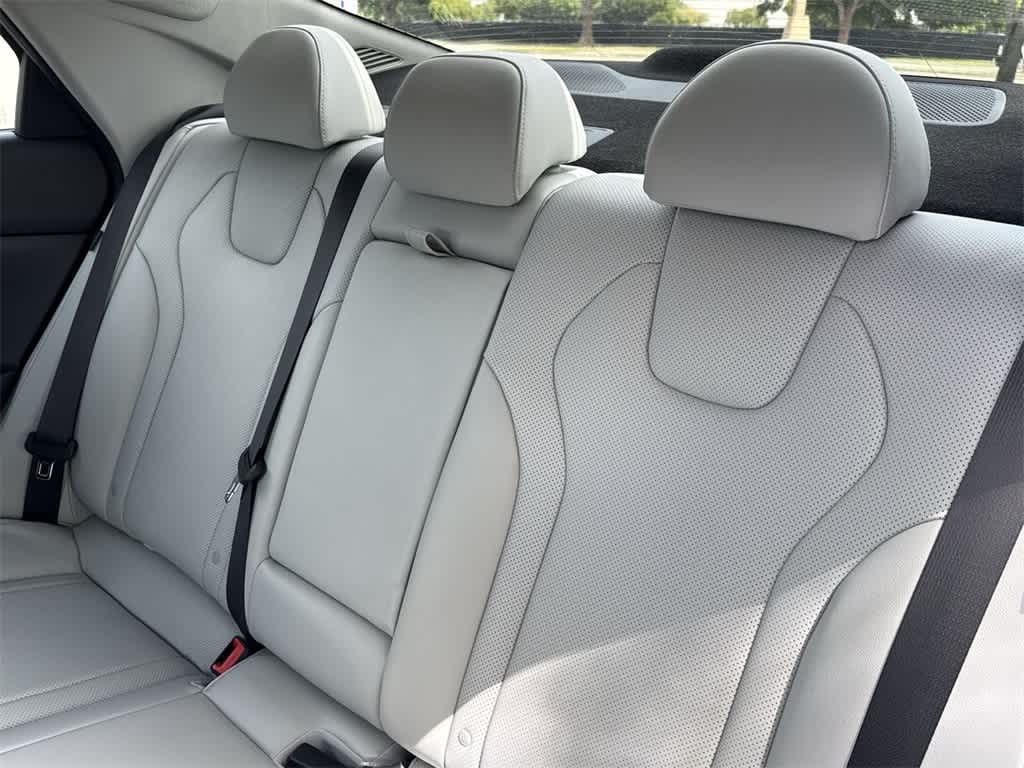 2024 Hyundai Elantra Limited photo 20