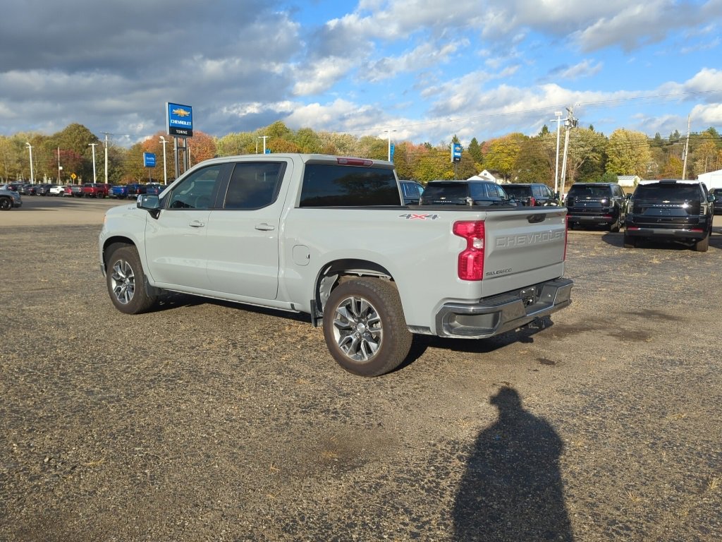 2024 Chevrolet Silverado 1500 LT photo 3