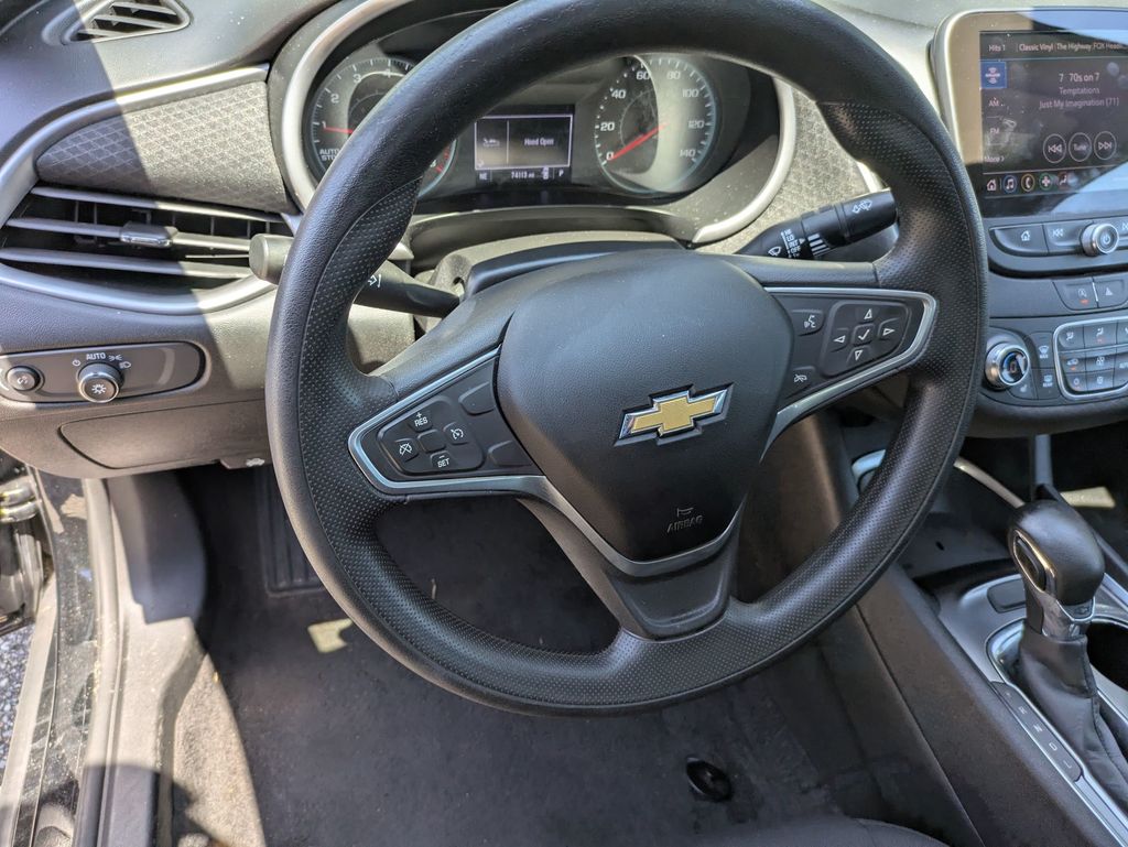 2022 Chevrolet Malibu 1LT photo 14