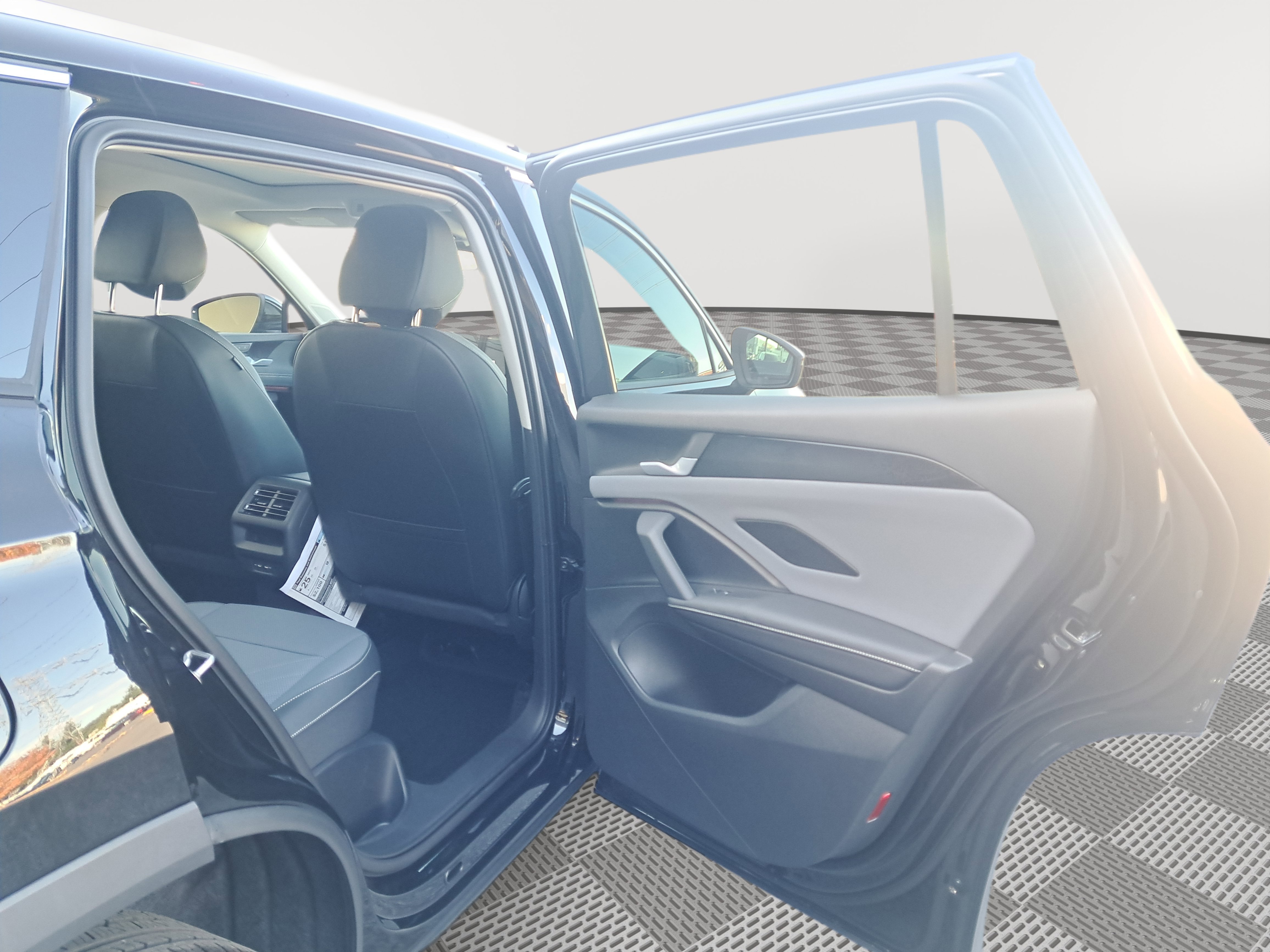 2025 Volkswagen Tiguan SE photo 3