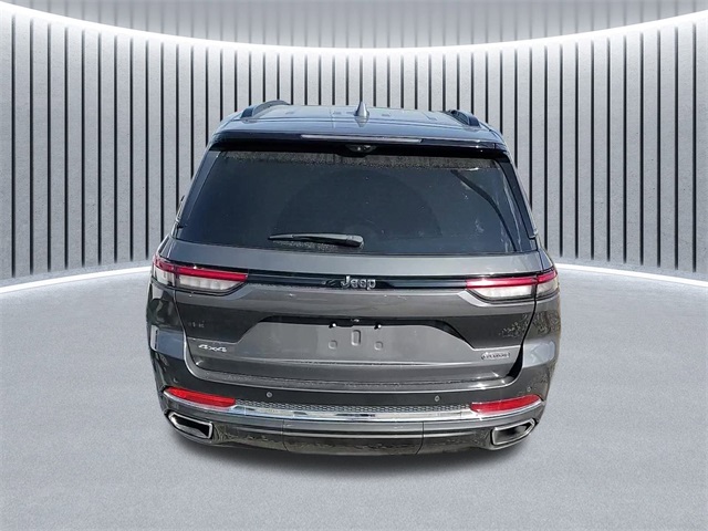 2022 Jeep Grand Cherokee Overland photo 4