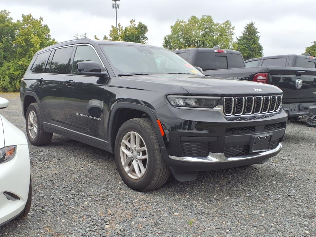 2022 Jeep Grand Cherokee Laredo photo 3