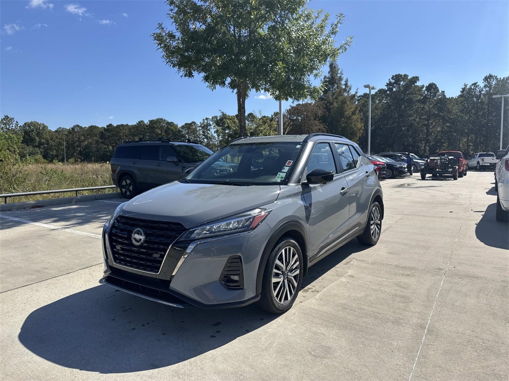 2023 Nissan Kicks SR