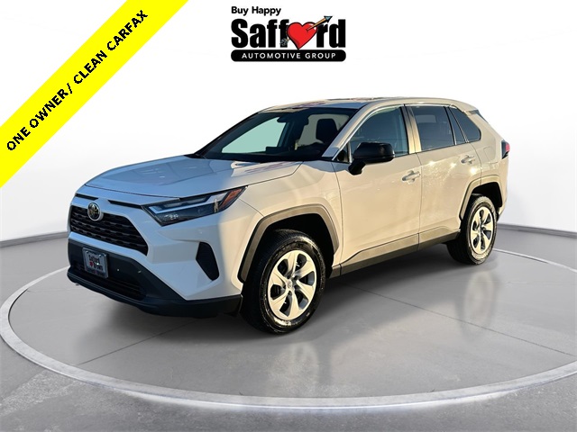 2024 Toyota RAV4 LE's photo