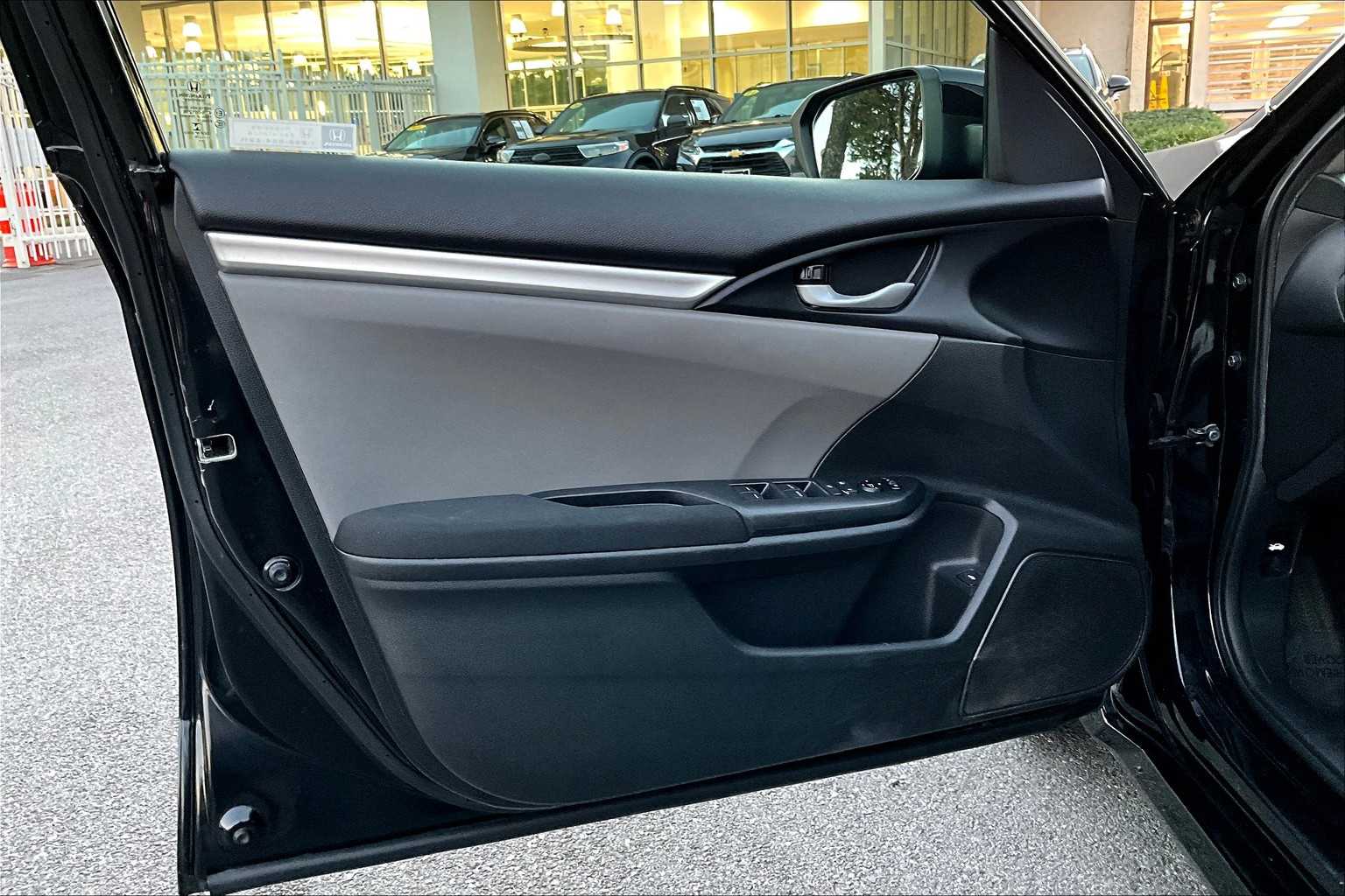 2019 Honda Civic LX photo 21