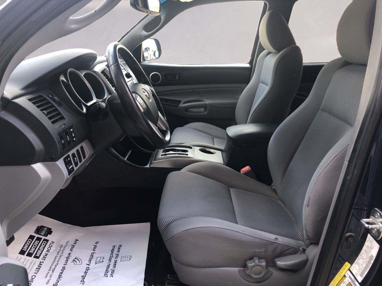 2012 Toyota Tacoma PreRunner V6 Double Cab photo 9