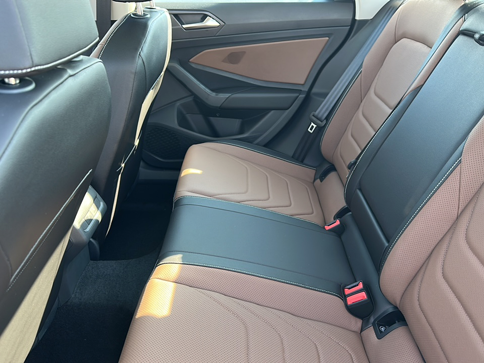 2025 Volkswagen Jetta 1.5T SEL photo 3