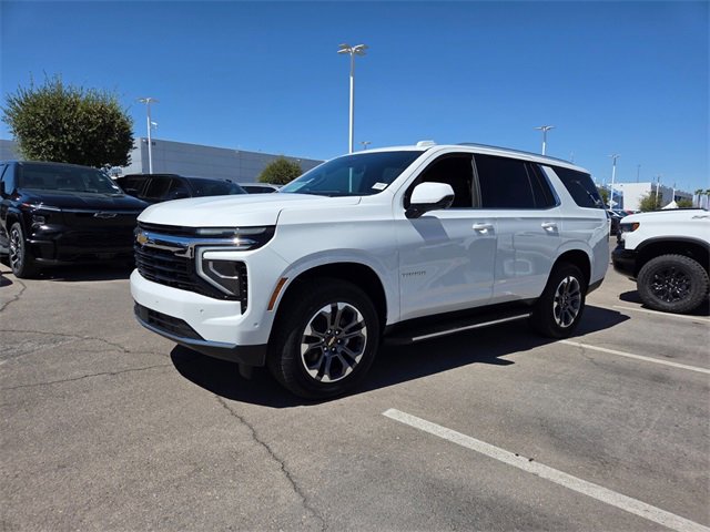 2025 Chevrolet Tahoe LS photo 2