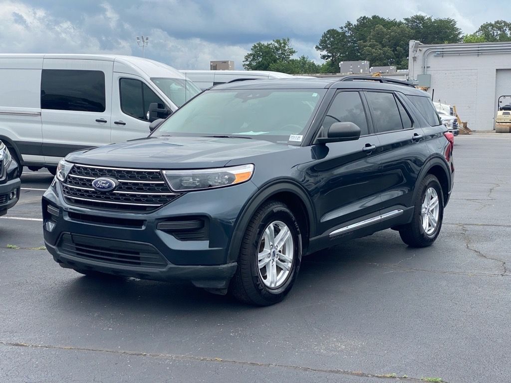 2024 Ford Explorer XLT photo 2