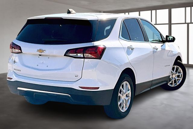 2022 Chevrolet Equinox LT photo 3