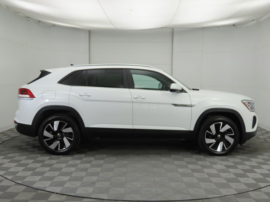 2026 Volkswagen Atlas Cross Sport SE Technology photo 4