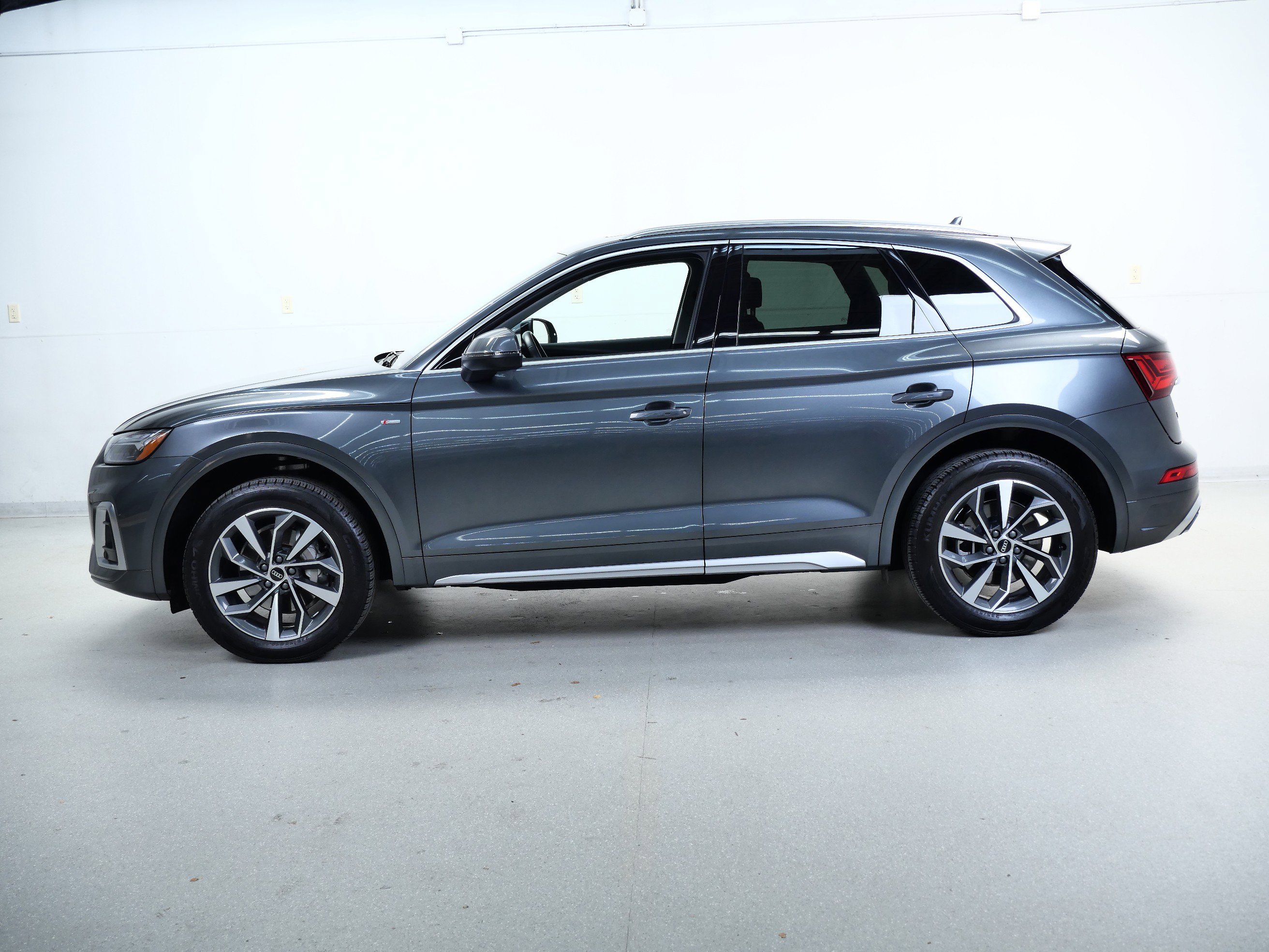 2022 Audi Q5 S line Premium Plus photo 9