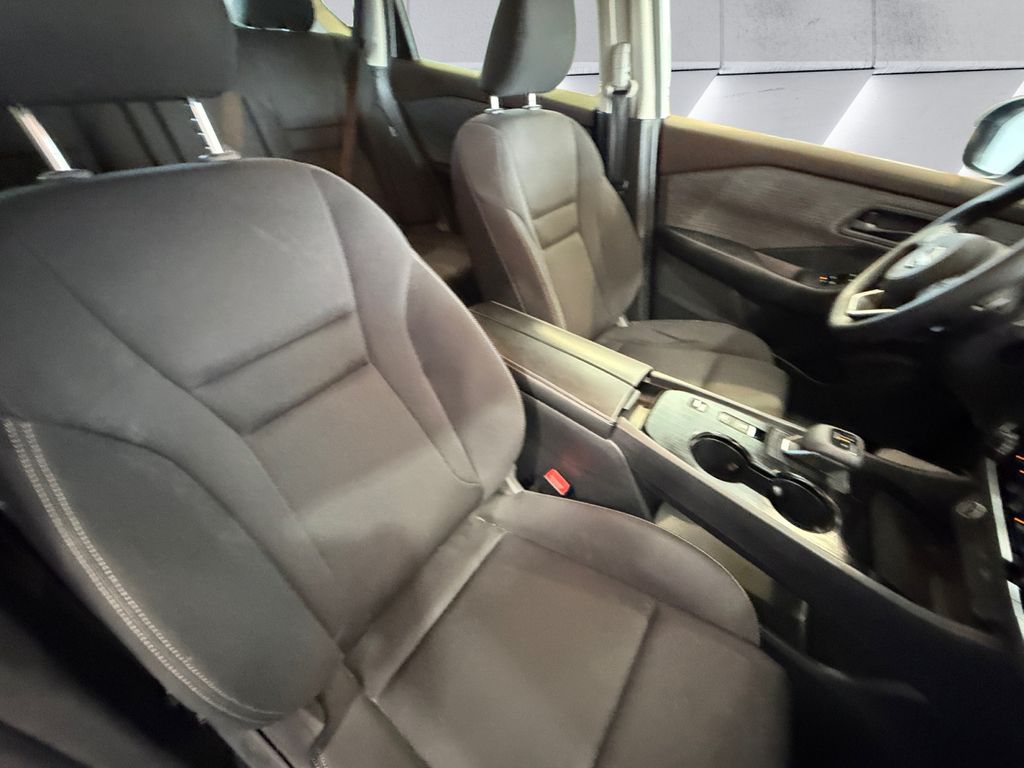 2023 Nissan Rogue S photo 13