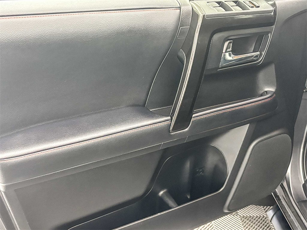 2020 Toyota 4Runner TRD Off-Road photo 18