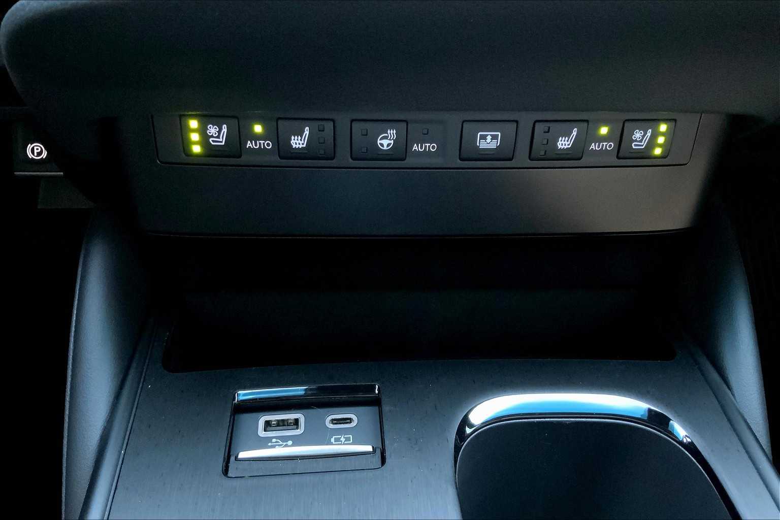 2025 Lexus ES 350 Ultra Luxury photo 32