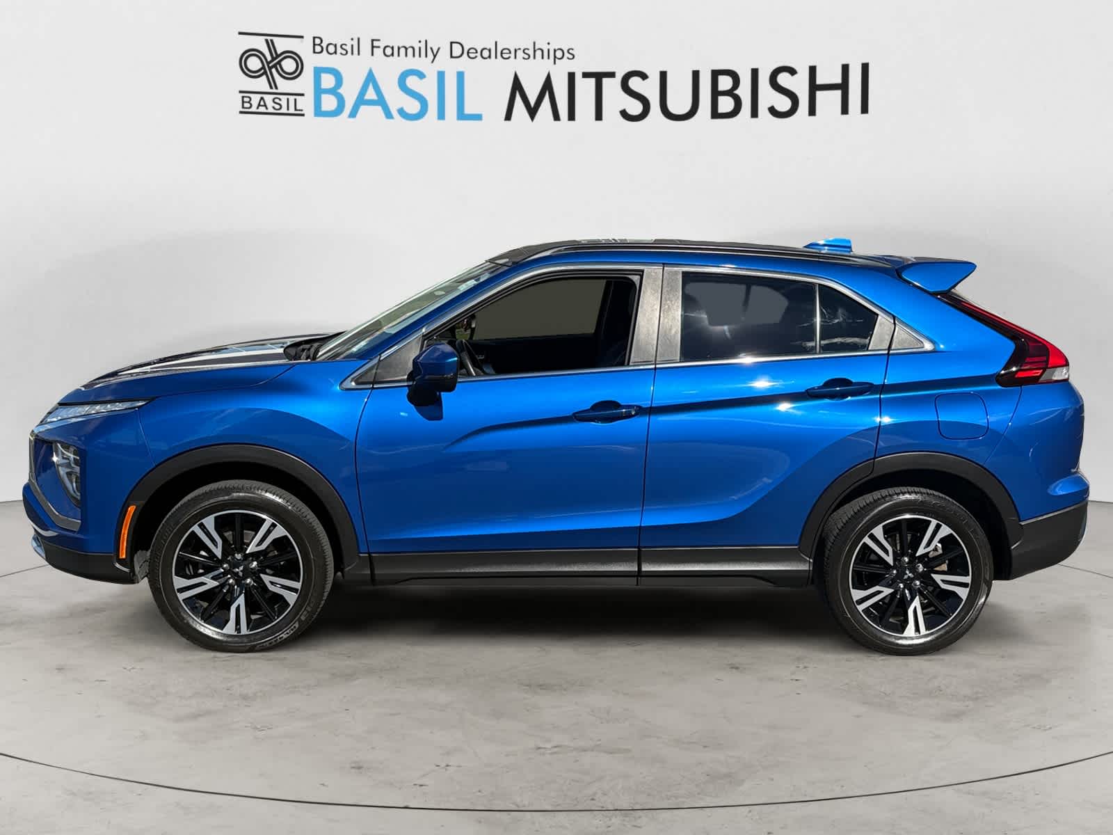 2023 Mitsubishi Eclipse Cross SE photo 2