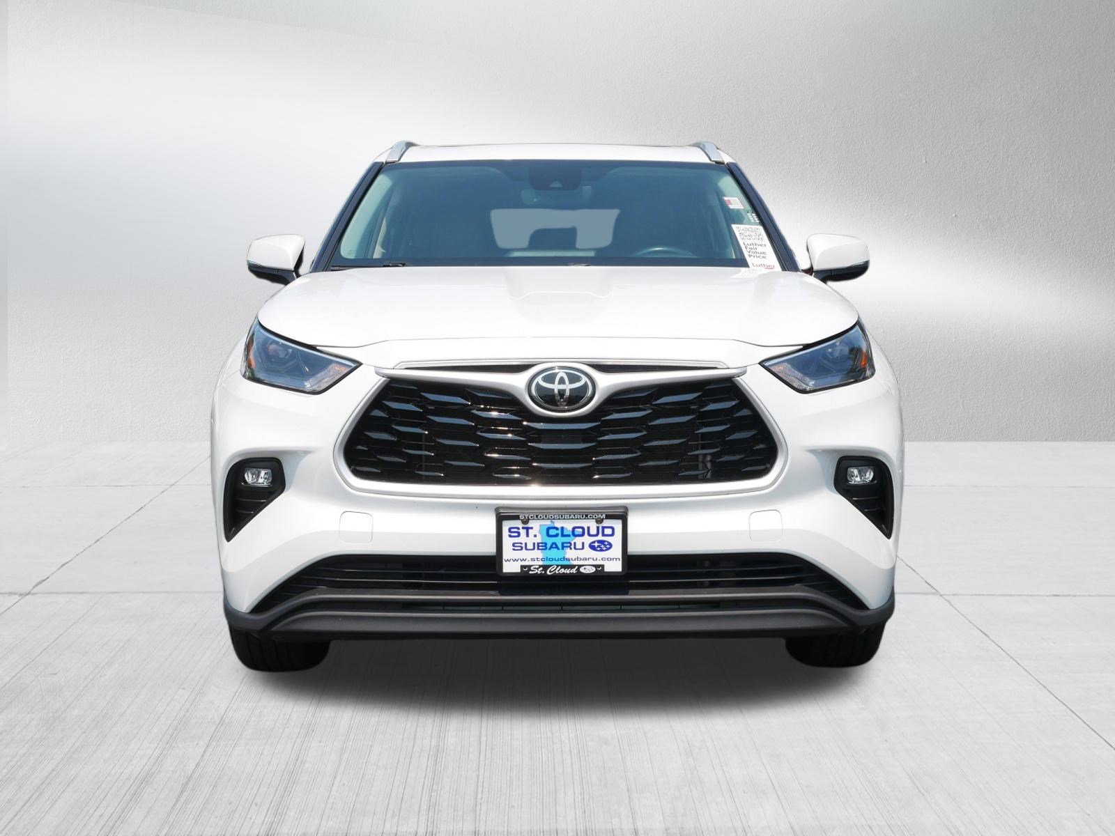 Used 2022 Toyota Highlander XLE with VIN 5TDHZRBH6NS170027 for sale in Saint Cloud, Minnesota