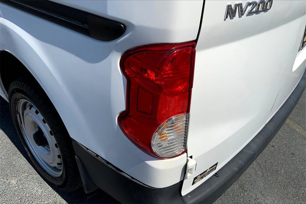 2017 Nissan NV200 S photo 27