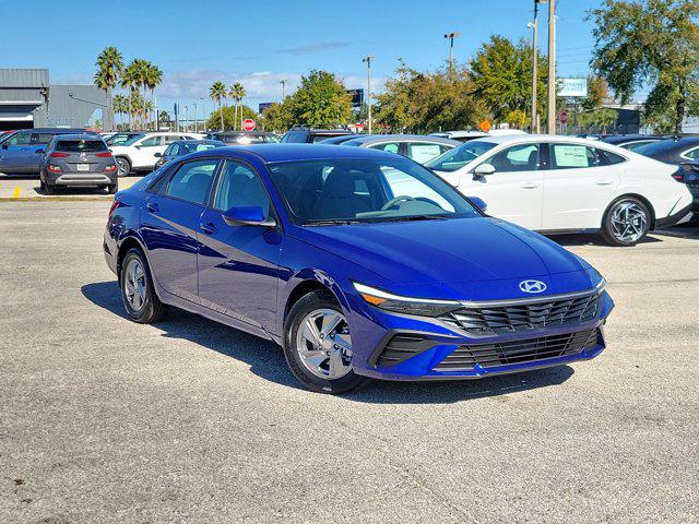 2026 Hyundai Elantra SE's photo