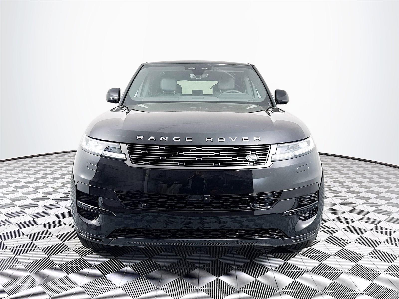 2025 Land Rover Range Rover Sport P360 S photo 2