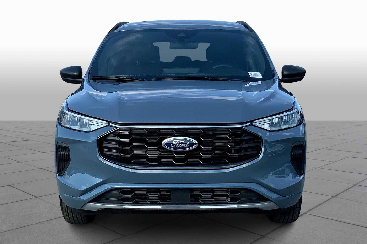 2024 Ford Escape ST-Line photo 2