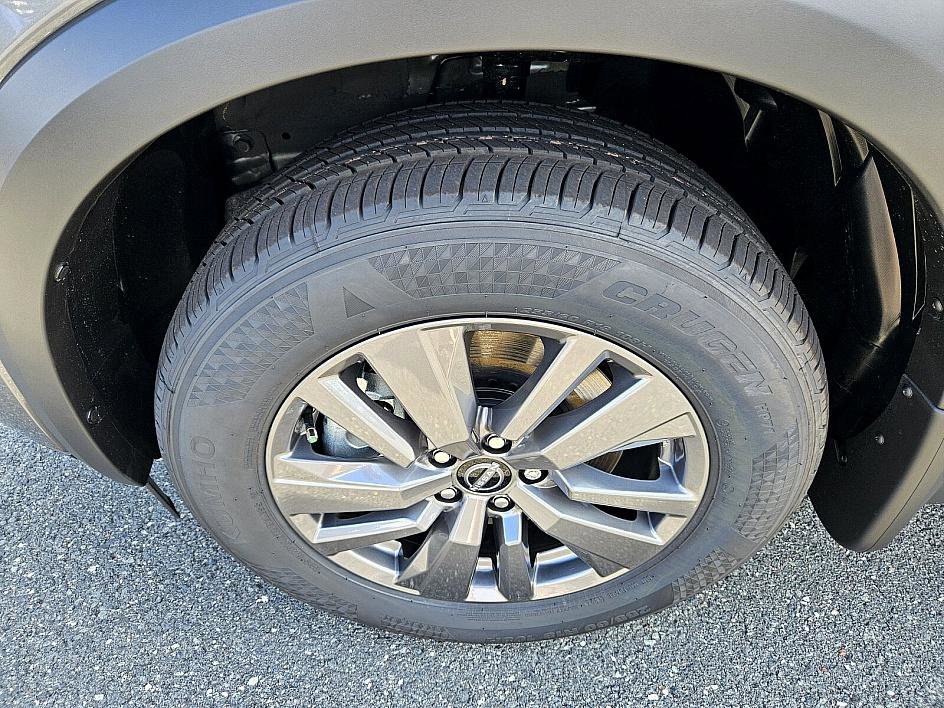 2025 Nissan Pathfinder SV photo 18