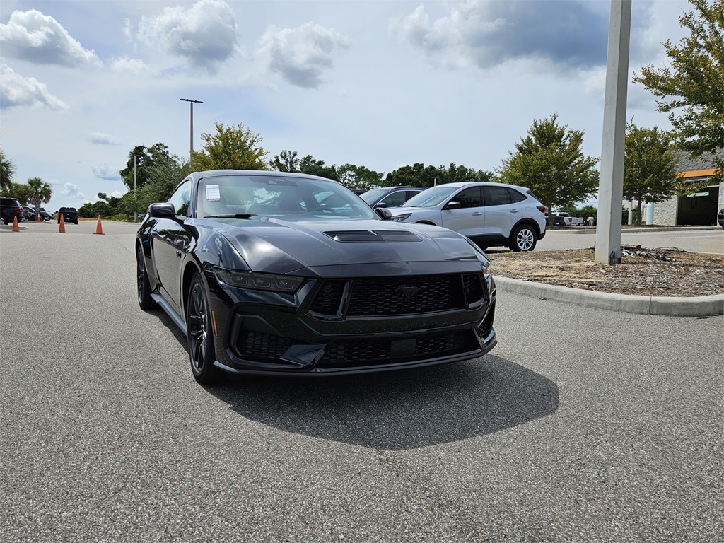 2025 Ford Mustang GT Premium photo 2