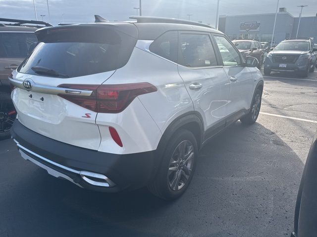 2021 Kia Seltos S photo 3