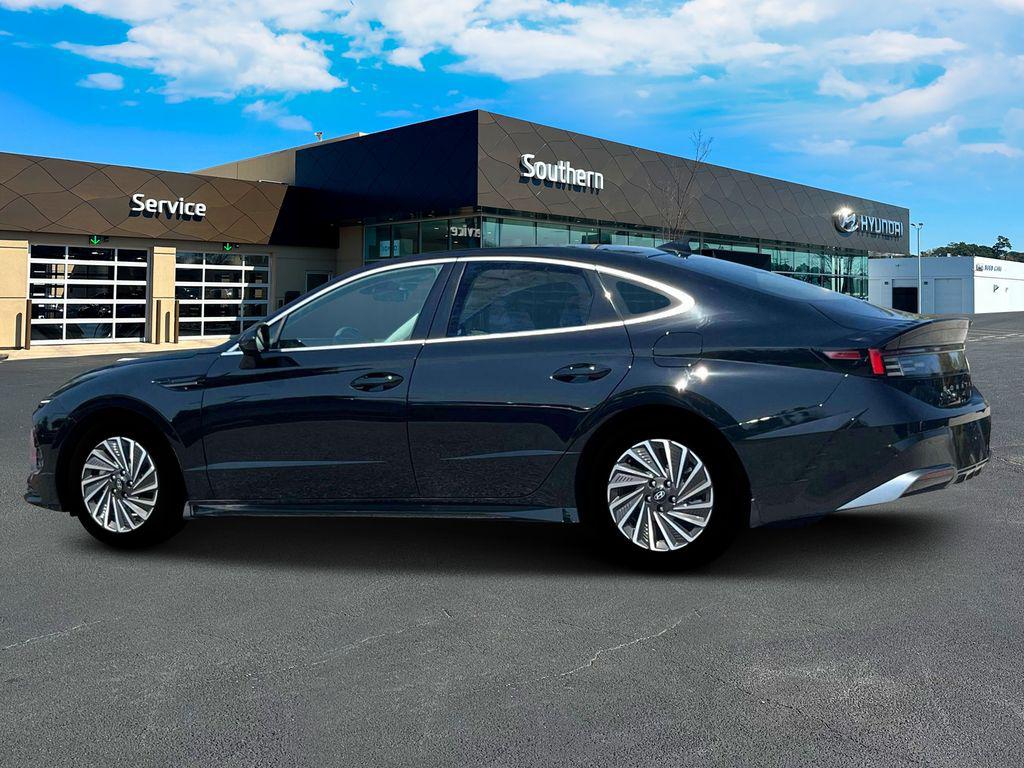 2025 Hyundai Sonata Hybrid SEL photo 3