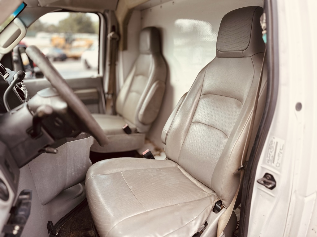 2012 Ford E-350 photo 12