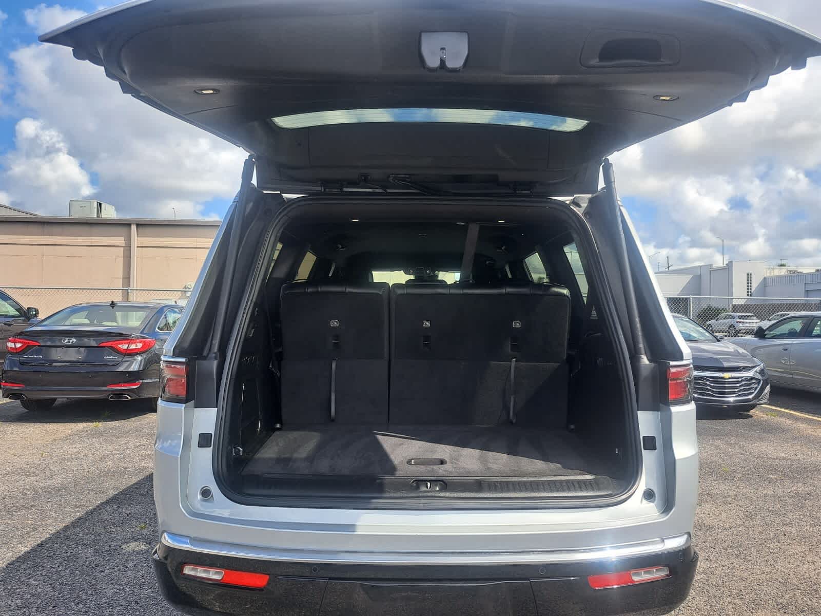 2022 Jeep Wagoneer Series II photo 21
