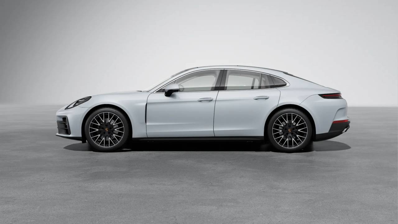 2026 Porsche Panamera 4 photo 2