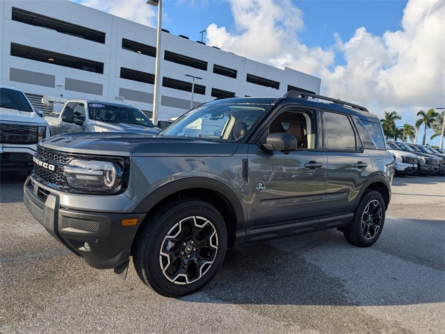 2025 Ford Bronco Sport Outer Banks photo 3