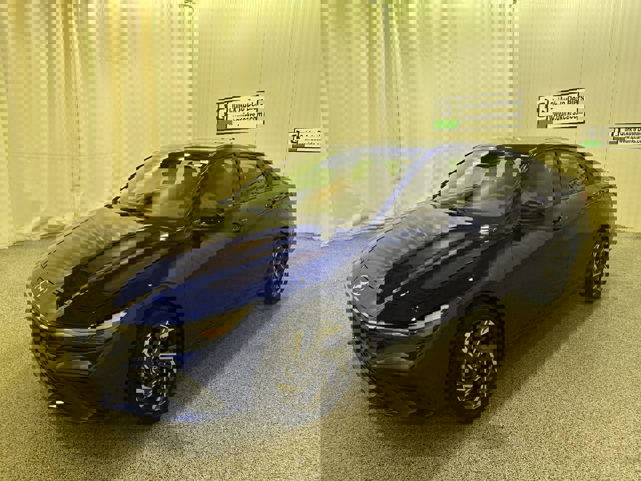 2025 Hyundai Elantra SEL Sport photo 3