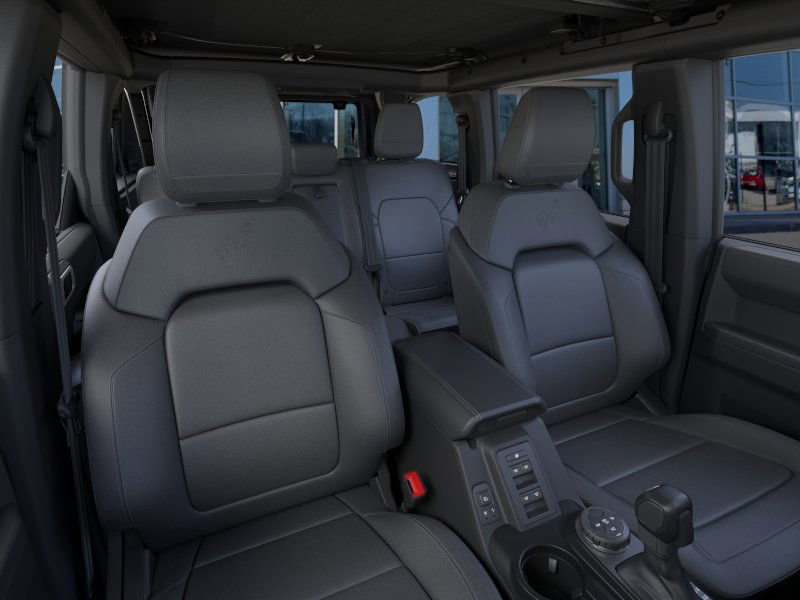 2025 Ford Bronco Outer Banks photo 8