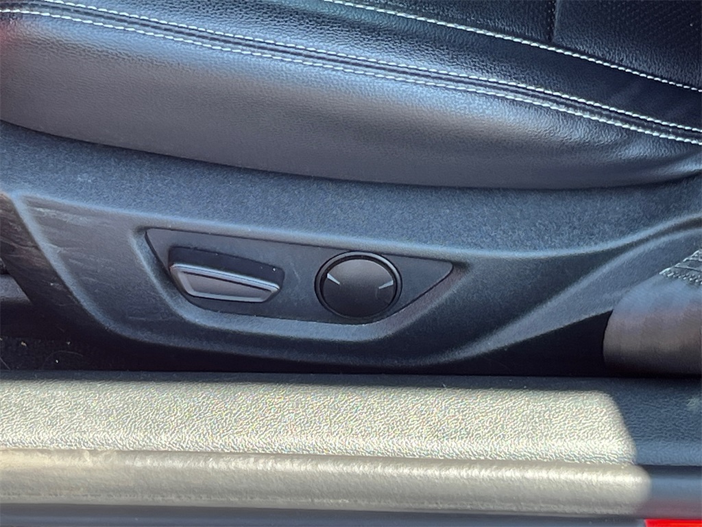 2023 Ford Mustang EcoBoost Premium photo 9