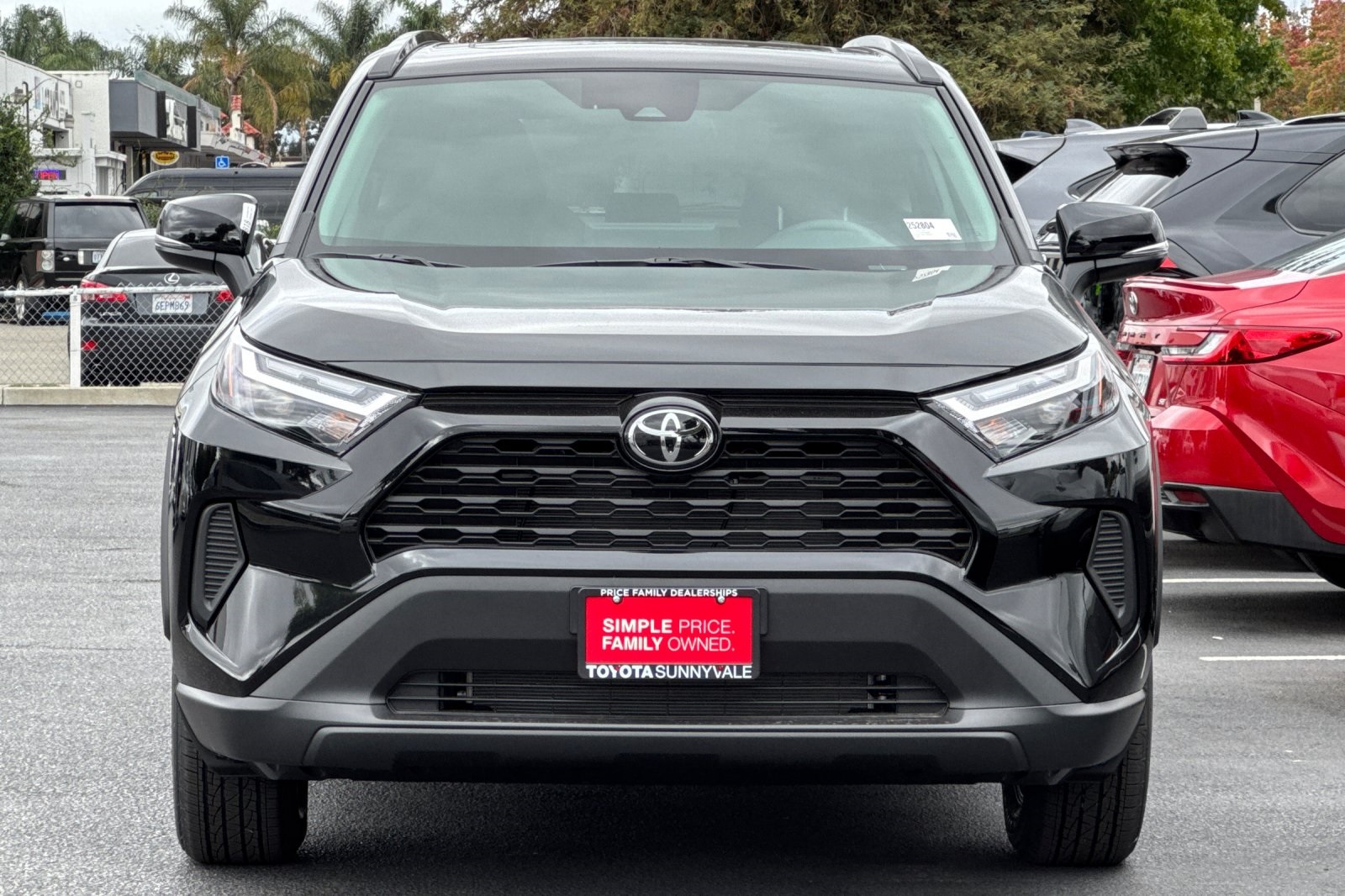 2025 Toyota RAV4 XLE photo 6