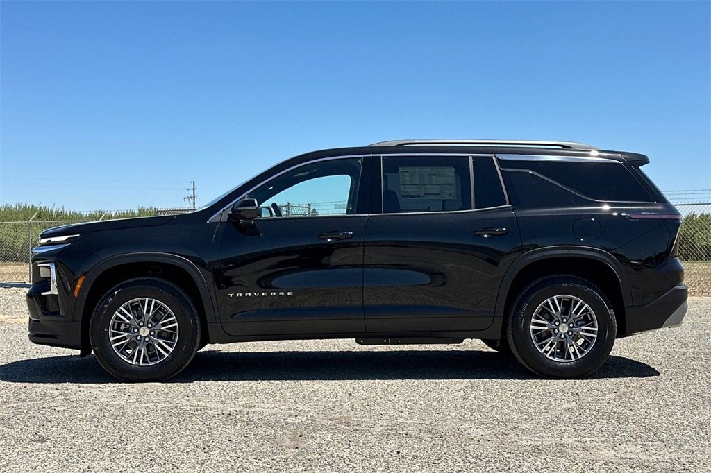2026 Chevrolet Traverse photo 2