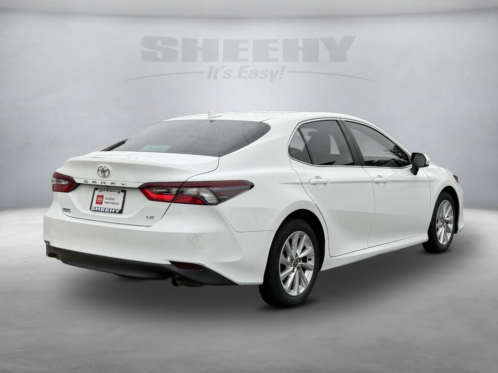 2023 Toyota Camry LE photo 21
