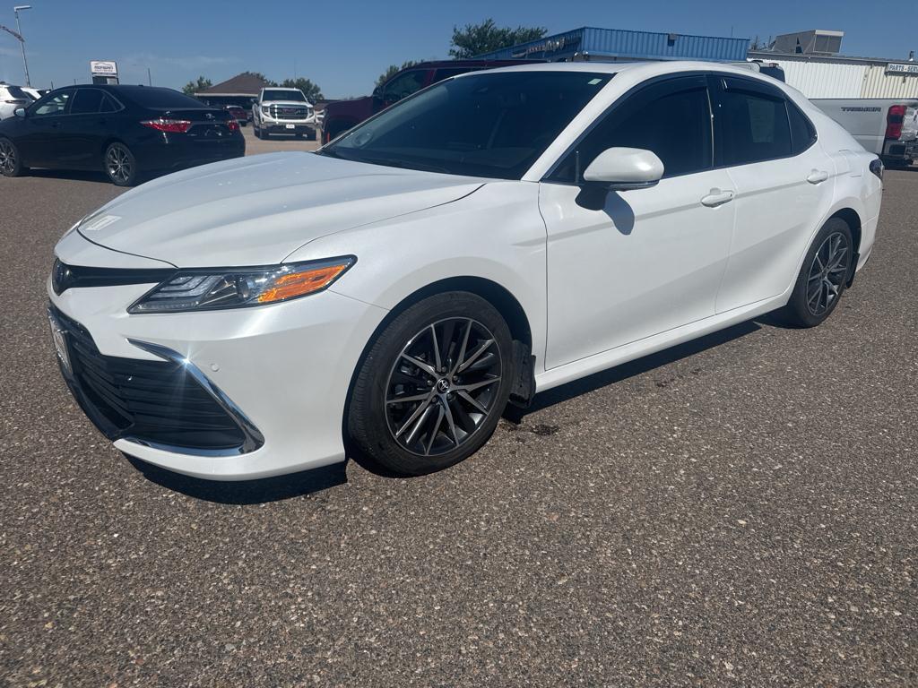 2023 Toyota Camry Hybrid XLE photo 2