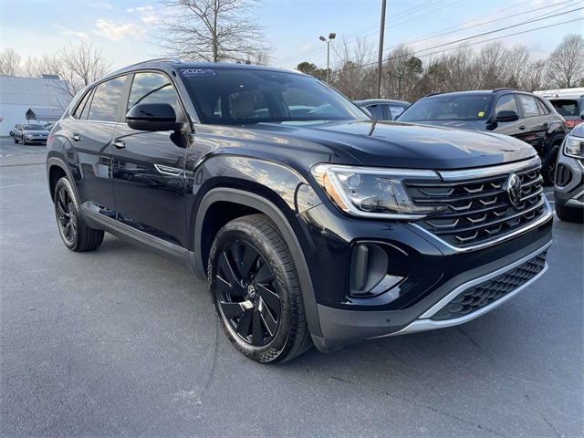 2025 Volkswagen Atlas Cross Sport SE w/Tech