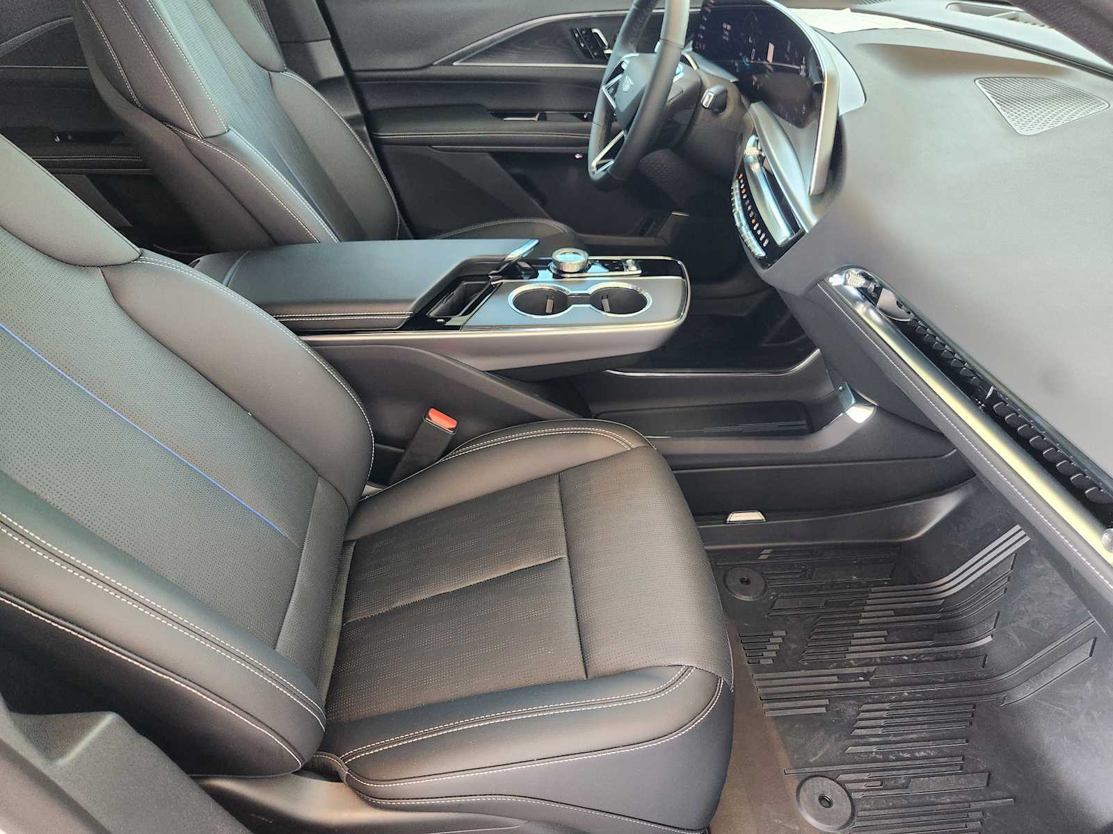 2025 Cadillac Lyriq Sport photo 9