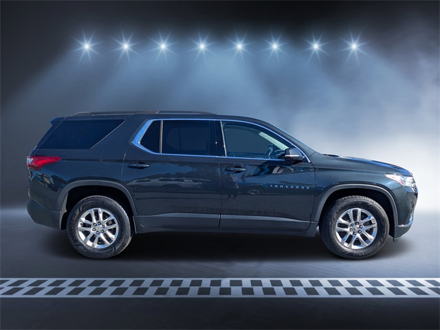 2020 Chevrolet Traverse 1LT photo 2