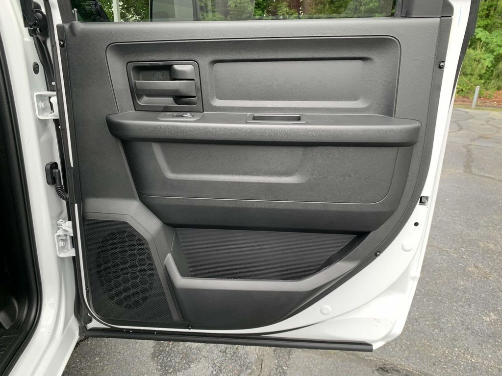 2025 Ram 2500 Tradesman photo 17