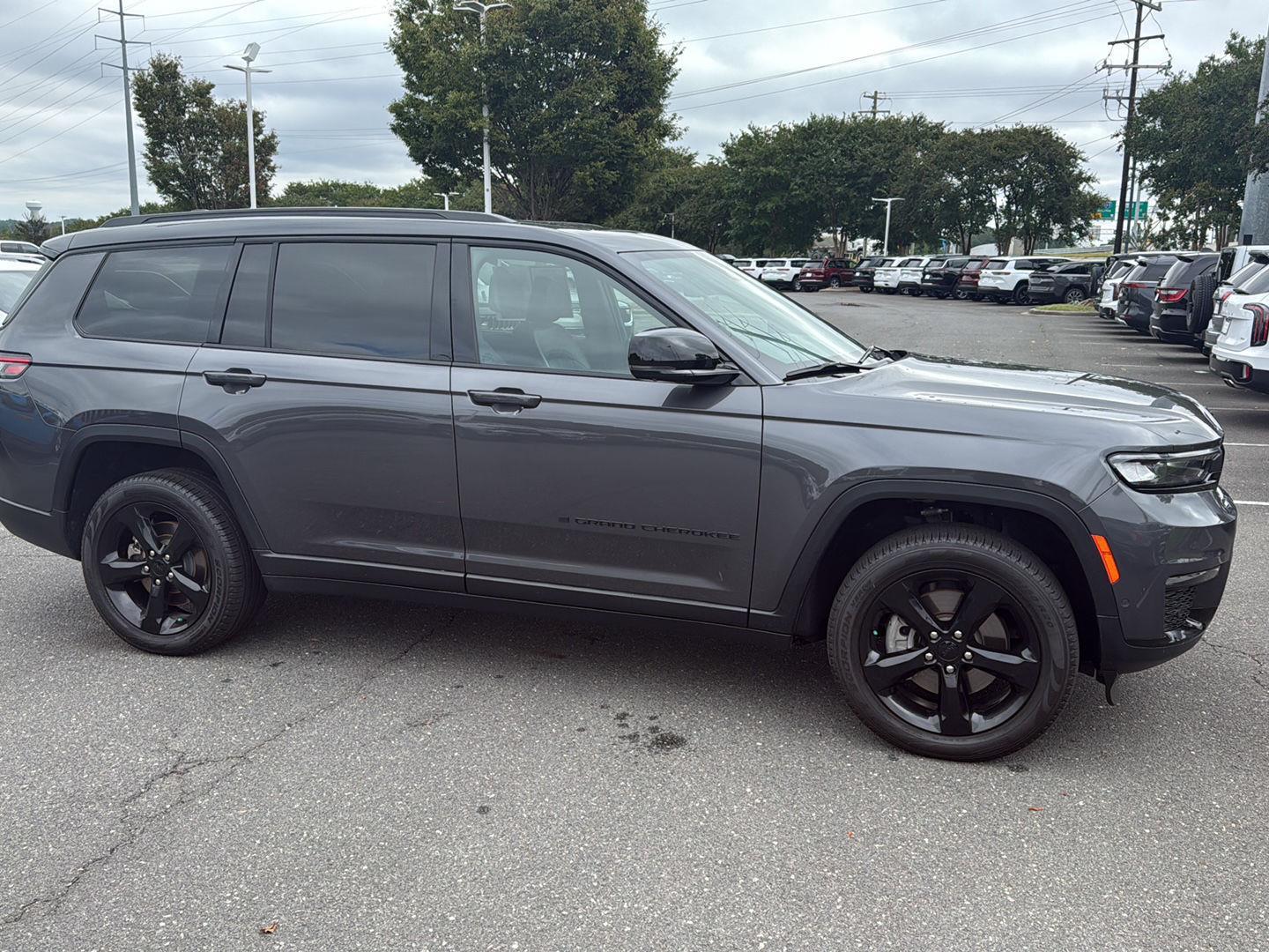 2024 Jeep Grand Cherokee Limited photo 13