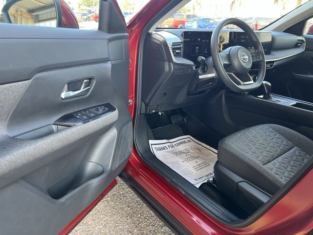 2025 Nissan Kicks SV photo 17