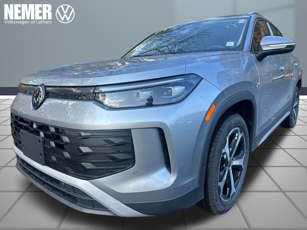 2025 Volkswagen Tiguan SE's photo