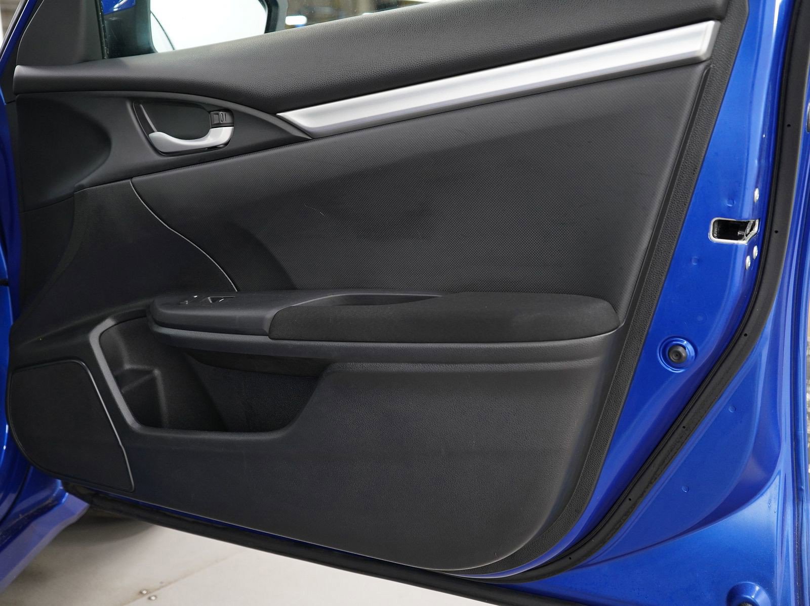 2018 Honda Civic LX photo 9